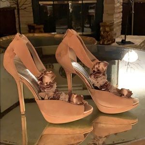 EUC Rose Gold suede Bakers heels